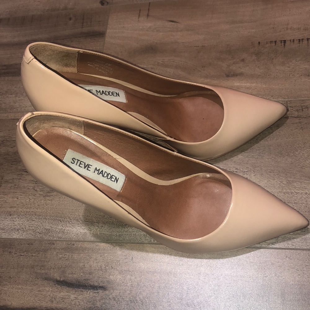 Steve Madden Pointed Toe Pumps